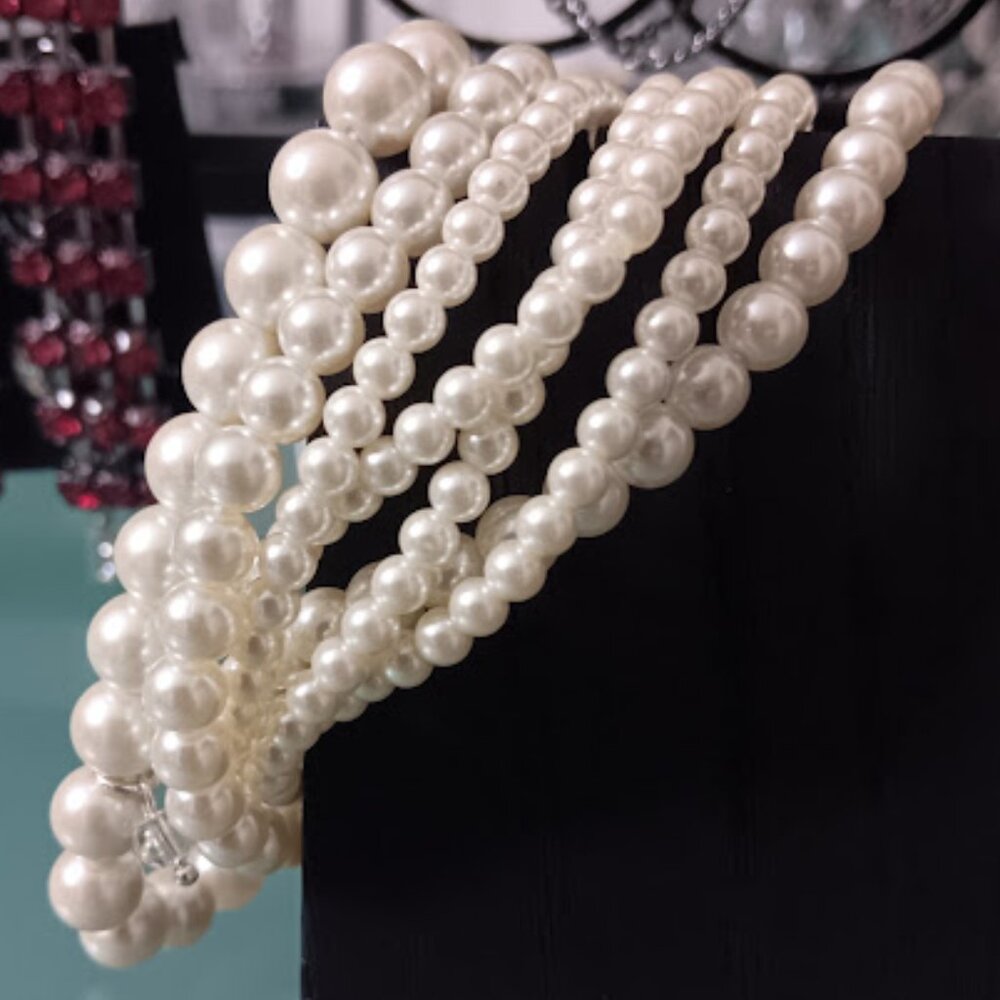 NAPIER 7pc SET Romantic Ivory Pearl Stretch Bracelets**NEW! - Picture 1 of 5